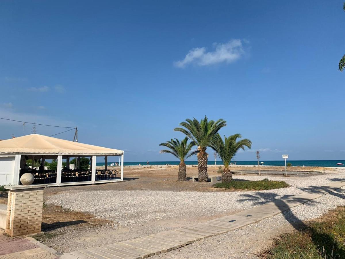 Beachfront Apartment With A Private Garden On The Ground Floor Moncófar Екстериор снимка