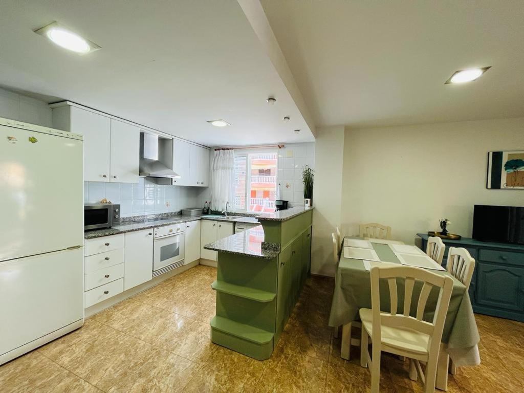 Beachfront Apartment With A Private Garden On The Ground Floor Moncófar Екстериор снимка